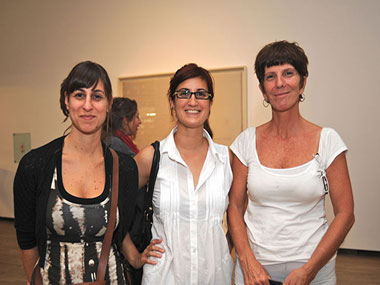 Daniela Varone (centro), Ana Gallardo (der.)