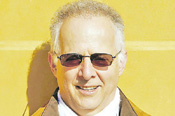 Entrevista a Jorge Schwartz, invitado por Fundación Proa al Coloquio Internacional Futurismo Entrevista a Jorge Schwartz, invitado por Fundación Proa al Coloquio Internacional Futurismo