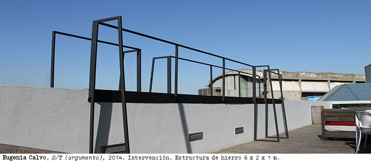 Espacio Contemporáneo: Segundo piso por escalera. Gran ventanal con vista al río